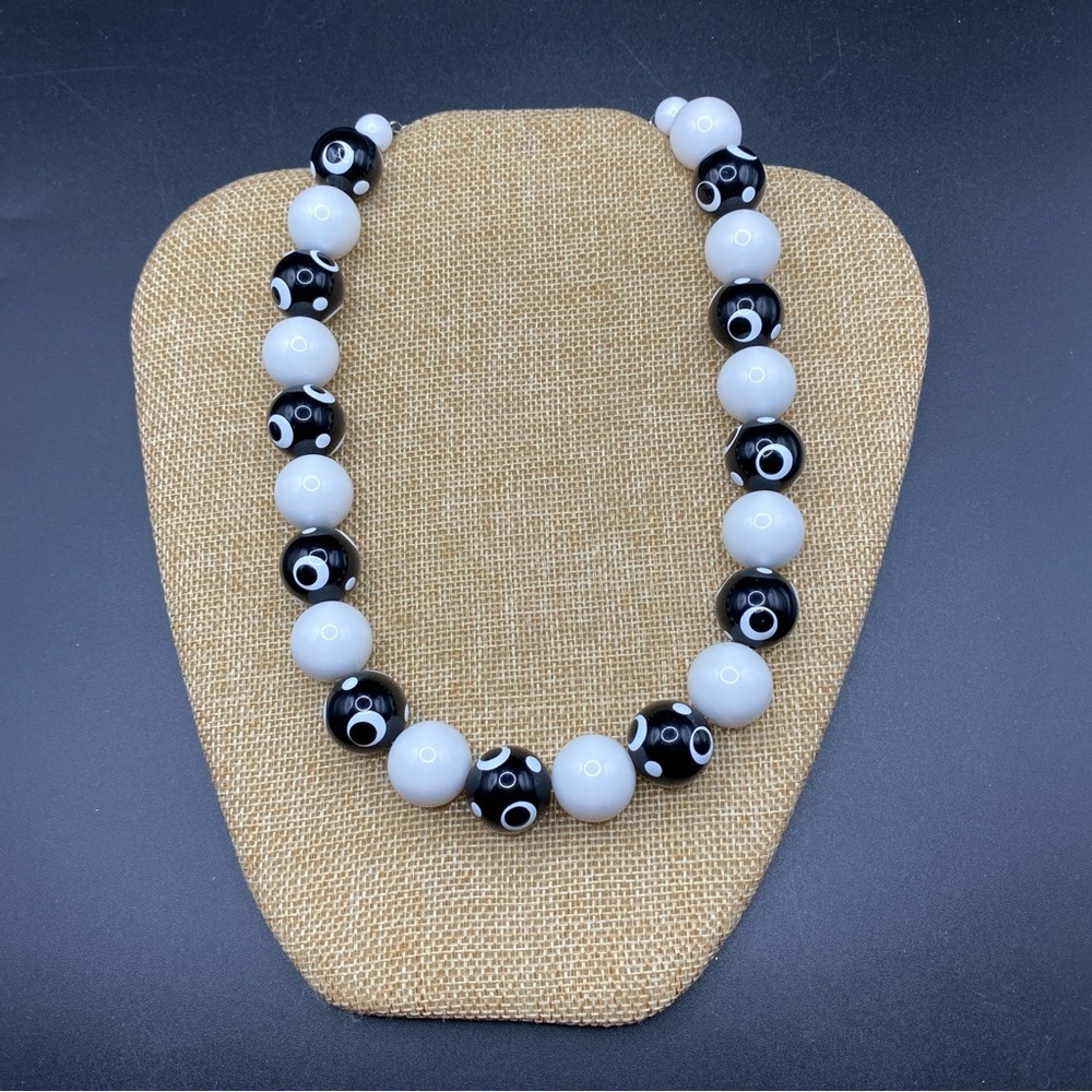 Acrylic Black & White Beads Chunky Necklace